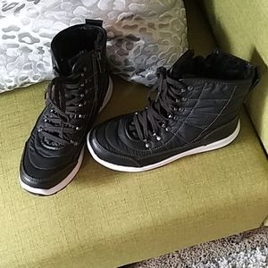 Winter tennis looking ankle boots